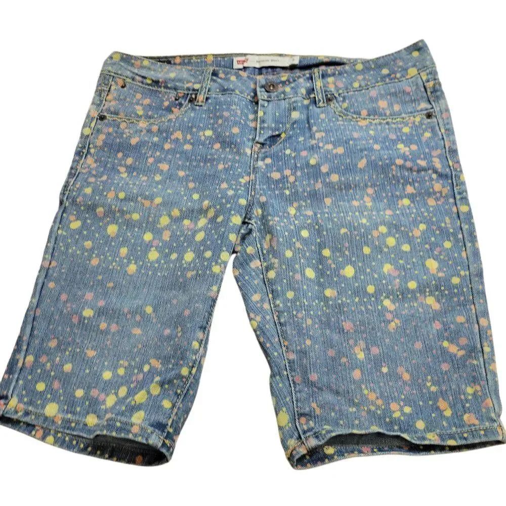 Levi's spotted Bermuda shorts 9